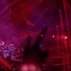 东山飘雪西山晴