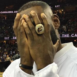 WHO AM I (feat. ARLOMINE)