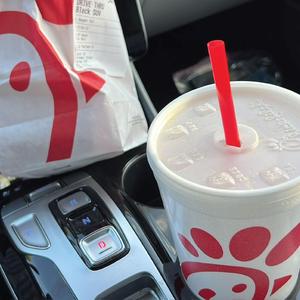 CHIK FIL A (feat. Tayylor Made)