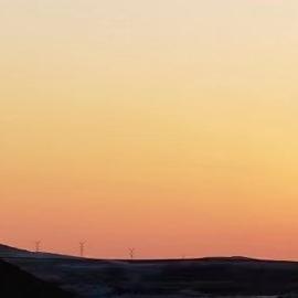 卷携着涌动的希望