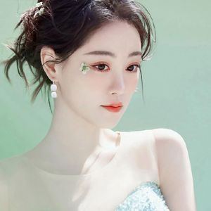 孤城万仞