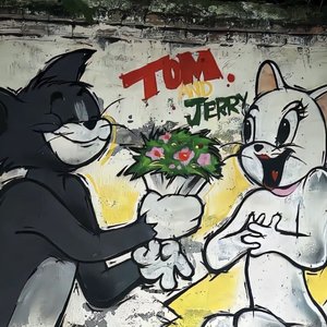 被爱像雨中等天晴