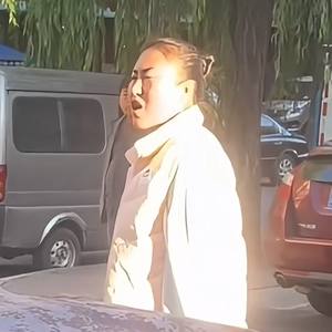 黄龙江一派全都戴蓝牙