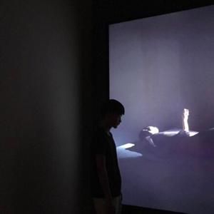 月色刚好，携着余晖走向你