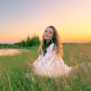 Үрүҥ түүннэрим