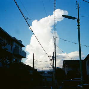 地球、タイヤ、時計