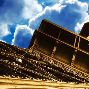 缺钱又缺爱还缺心眼