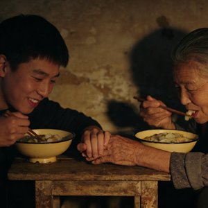 钱是冰冷的心才是暖的