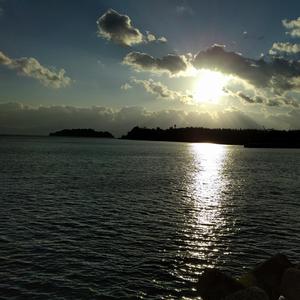 カーテンの向こう