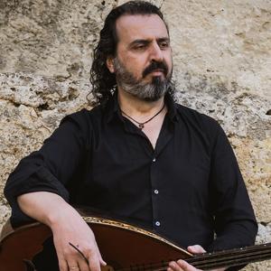 ΠΟΛΛΑ ΚΑΡΑΒΙΑ (feat. Γιώργος Ζερβάκης)