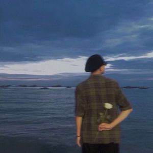 小何同学 - 枯荣随缘