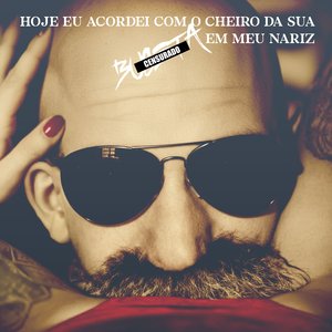 Hoje eu acordei com o cheiro da sua buceta em meu nariz