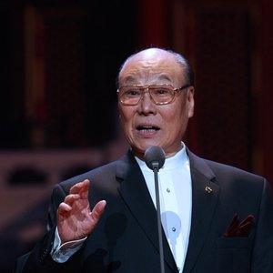 敕勒歌 电影<牧马人>片头曲 英文字幕