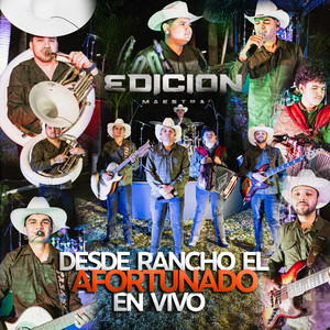 Los gallos peleando se calan (En vivo)