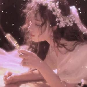 栽满桃树的老屋前_01