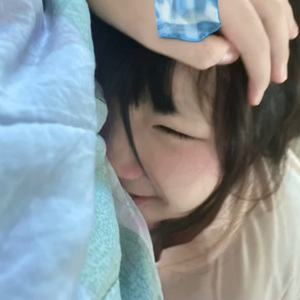 天上的星星不说话 地上的娃娃想妈妈