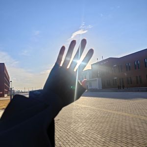 所以我伸出了手