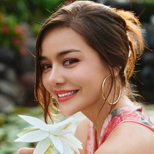 ອັນຍະມະນີແຫ່ງແມ່ນໍ້າຂອງ