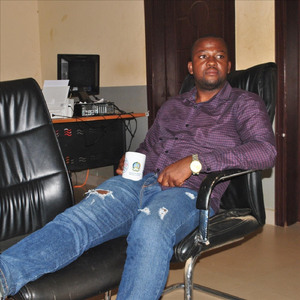 Nzala (feat. Elias Dya Kimwezu)