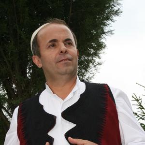 Kenge Humoristike (feat. Fatmira Brecani)