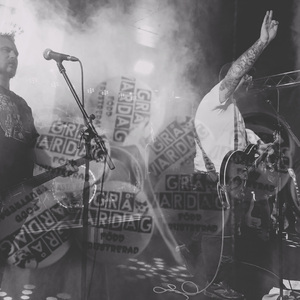 Född frustrerad (Live)