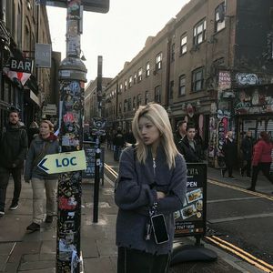 化作烟火为你坠落