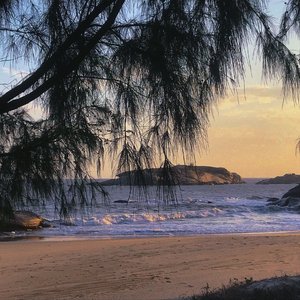 4 Walls FRNK Remix （slowed）