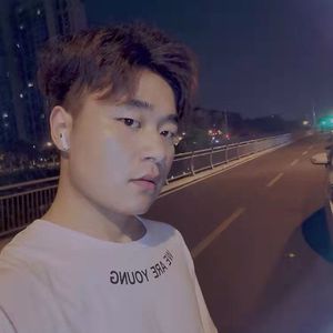 叫我怎么忘了她