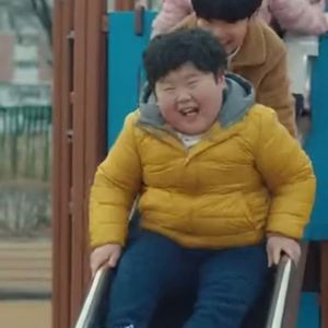 뚱뚱한 소년이 놀고 있다 (Disco Remix) by Garbage Music