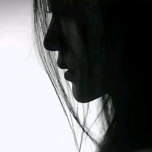 我们之间隔着一场下不完的雪