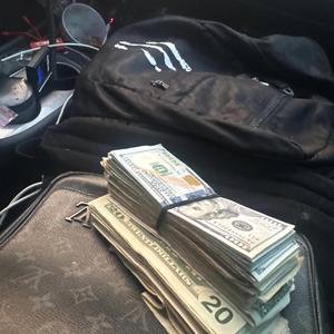 Jumpoff (feat. Buzzo)