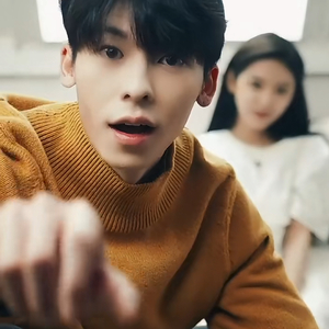 东风吹醒恋爱脑、