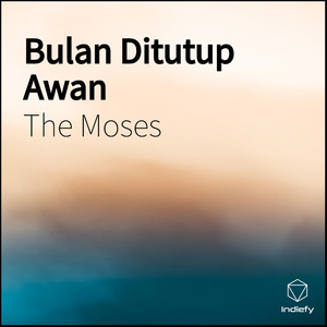 Bulan Ditutup Awan