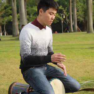 公交车上的女孩