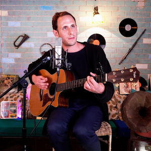 נראה כמו בנאדם