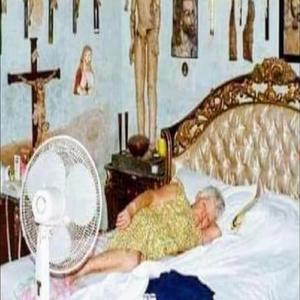 hitchslaps (feat. Antcolony)