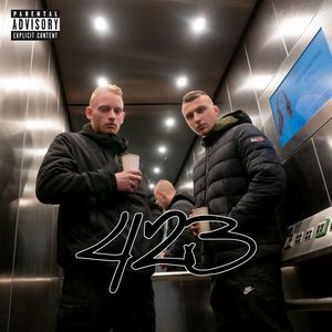 423