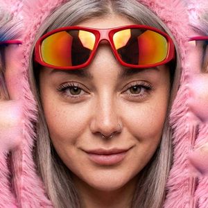 НА СВЕТЛОЙ ВОЛНЕ