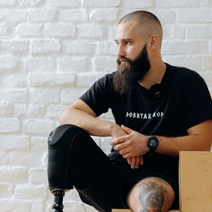 НЕ МОЖУ ЗУПИНИТИСЬ