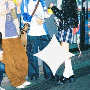 HELLO CARDSHOUSE WHITE (DEMO)