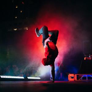 与你共舞 (feat. 尹星辰)