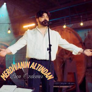 Merdivanın Altından
