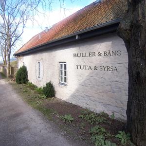 Tuta & Syrsa (feat. Klas Ehnemark)