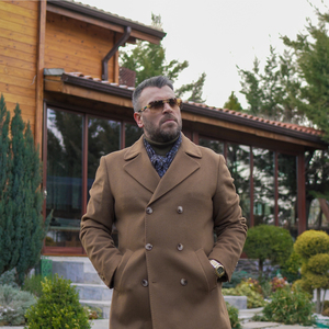 Sırtımdan Vuruyor Kime Güvensem