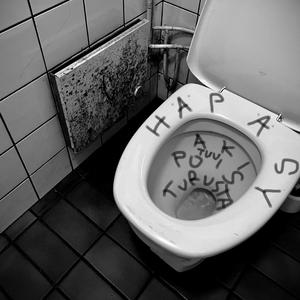 Aki tuu pois turusta