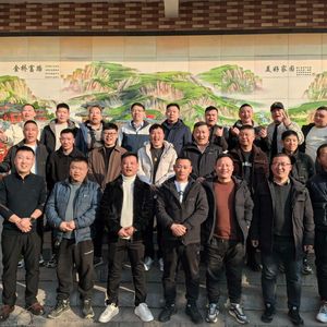 咱们的村长-陈世伟