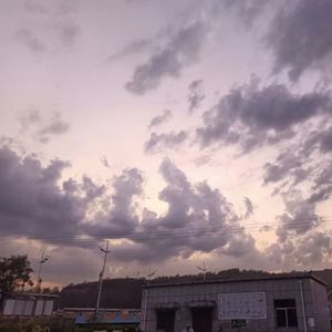 明天和意外哪个先来