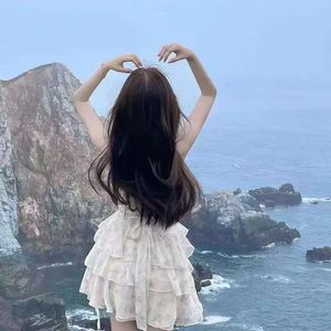 做困于往昔的残花