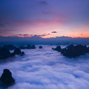 墨雨云间 芳菲行