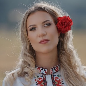 Прошетах се с кончето и Девойко, девойко